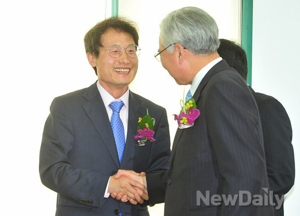 ▲ 문용린-조희연 서울교육감 후보 2014.05.19 ⓒ 뉴데일리 이미화 기자