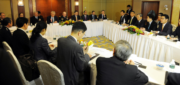 ▲ 싱가포르에서 열린 3국 국방장관회담 모습.ⓒ국방부