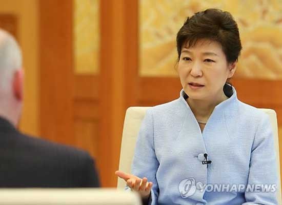 ▲ 지난 5월 28일 WSJ와 인터뷰하는 박근혜 대통령 ⓒ연합뉴스. 무단전재 및 재배포 금지.