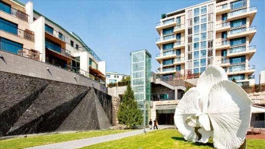 ▲ 고가 임대아파트인 '한남더힐'의 단지 내 모습.ⓒ국토교통부