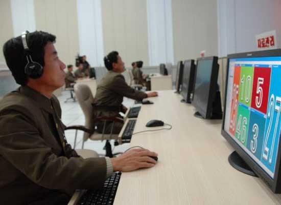 ▲ 북한의 컴퓨터 관련 부대 모습. [자료사진]