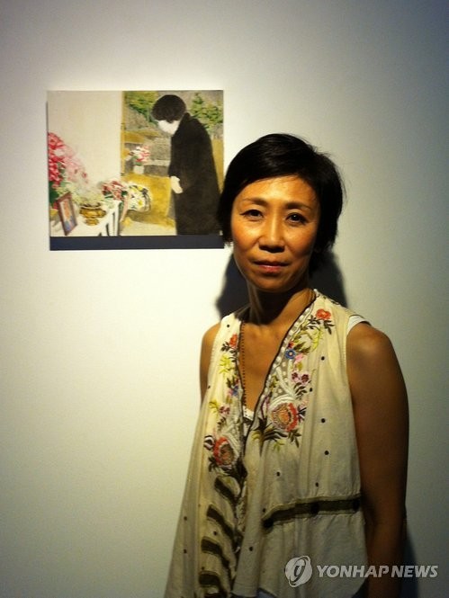 ▲ 지난해 9월 서울 소격동 갤러리 옵시스 아트에서 개인전을 열 때의 박유아씨 모습.ⓒ 사진 연합뉴스