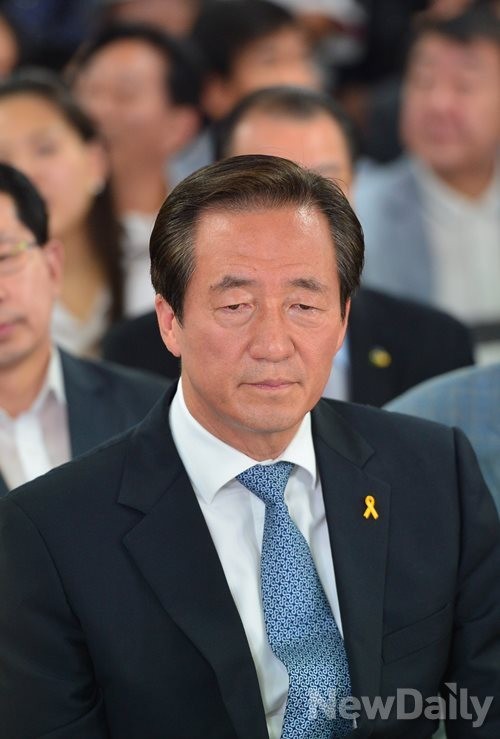 ▲ 6.4지방선거가 치러진 4일 오후 정몽준 후보가 캠프에서 개표방송을 지켜보고 있다. ⓒ 정상윤 기자