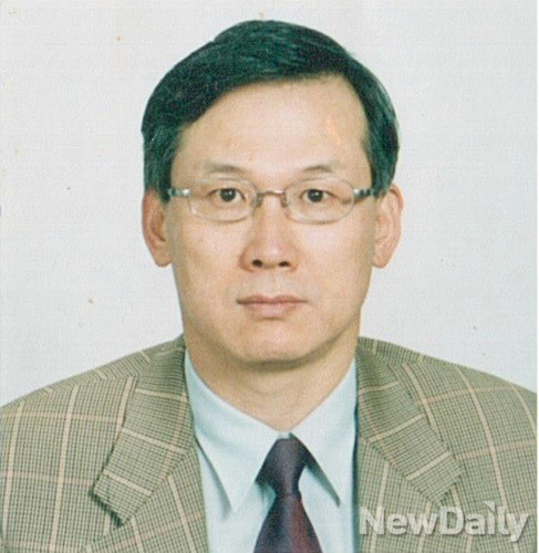 ▲ 이정현 홍보수석의 후임으로 신임 홍보수석에 임명된 윤두현 YTN 플러스 사장. ⓒ 뉴데일리(청와대 제공)