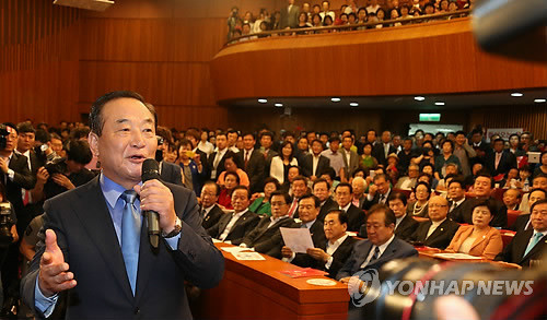 ▲ 서청원 새누리당 의원이 10일 국회 헌정기념관에서 열린 '변화와 혁신의 길' 토론회에서 인사말을 하고 있다.ⓒ연합뉴스