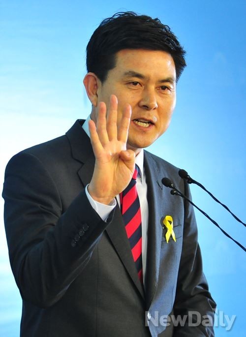 ▲ 김태호 새누리당 의원이 11일 오전 국회 정론관에서 전당대회 출마선언 기자회견을 하고 있다 ⓒ이종현 기자