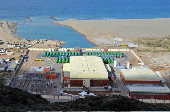 ▲ GS이니마가 지난 2011년 상업운전을 개시해 일일 20만톤 규모의 담수를 생산, 판매하고 있는 알제리 모스타가넴(Mostaganem) 해수 담수화 플랜트 전경.ⓒGS건설