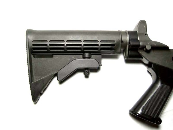 ▲ 사진은 해외수출용 K1의 신축형 개머리판. K2-A에도 이와 동일한 형태로 부착될 것으로 보인다. ⓒ대우라이플파트닷컴