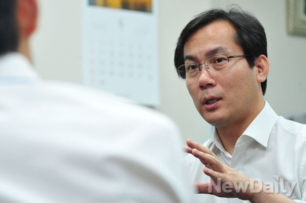 ▲ 새누리당 7.14 전당대회에 출마한 김영우 의원이 뉴데일리와 인터뷰를 갖고 있다. ⓒ이종현 기자