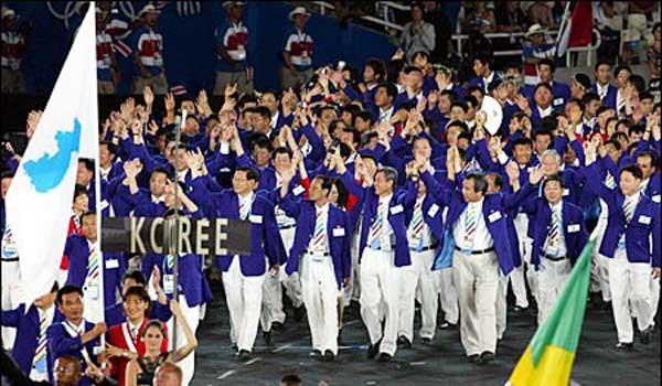 ▲ 2004년 아테네 올림픽 당시 남북단일팀의 개막식 동시입장 모습. [자료사진]