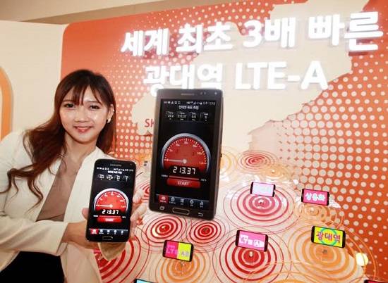 ▲ 19일 SK텔레콤은 서울 중구 을지로 SK-T타워에서 간담회를 갖고 LTE보다 3배 빠른 '광대역 LTE-A' 서비스를 세계 최초로 상용화했다고 밝혔다.ⓒSK텔레콤 제공