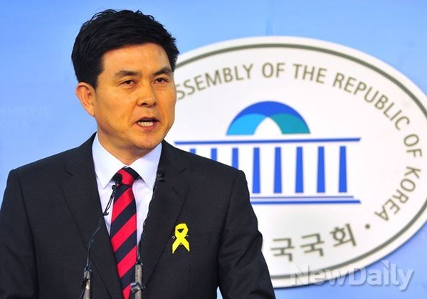 ▲ 국회 정론관에서 기자회견을 가지고 있는 김태호 새누리당 의원 ⓒ뉴데일리 DB