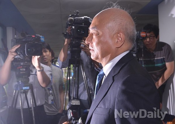 ▲ 문창극 전 국무총리 후보자는 24일 자진사퇴의 뜻을 밝혔다. 총리 내정 14일 만이다.   ⓒ 뉴데일리