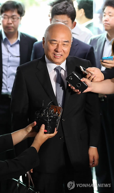 ▲ 깡통진보 세력에게 친일파 마녀사냥을 당하고 자진사퇴를 선택한 문창극 국무총리 후보자. ⓒ연합뉴스