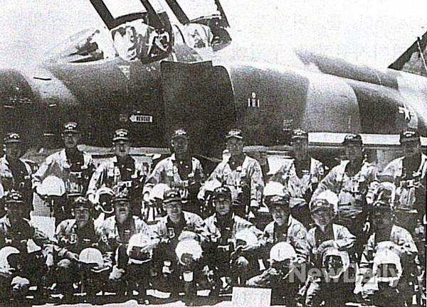 ▲ 팬텀 인수를 위해 도미한 선발 대원 모습(1969년 5월 30일).ⓒ공군