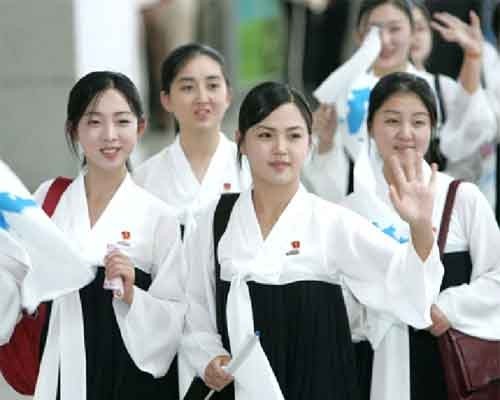 ▲ 2003년 대구 유니버시아드 대회 당시 왔던 북한 응원단. 맨 앞이 이설주다. [자료사진]