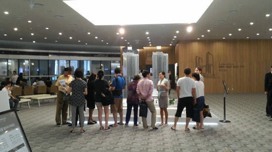 ▲ '래미안 용산'은 지하9층 지상 40층, 2개동 트윈타워로 조성된다. 지상 5층과 20층에는 커뮤니티시설이 계획돼 있고 최고층 40층에는 단지 방문객들을 위한 게스트하우스가 들어선다.ⓒ뉴데일리