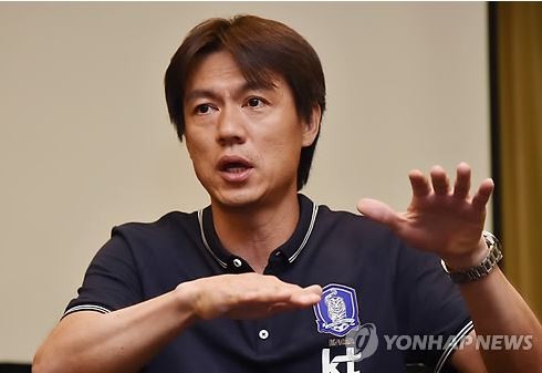 ▲ 2003년 대구 유니버시아드 대회 당시 왔던 북한 응원단. 맨 앞이 이설주다. [자료사진]