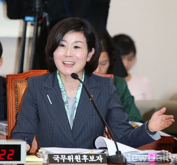 ▲ 8일 인사청문회에 참석한 김희정 여성가족부장관 후보자. ⓒ뉴데일리 정재훈 기자