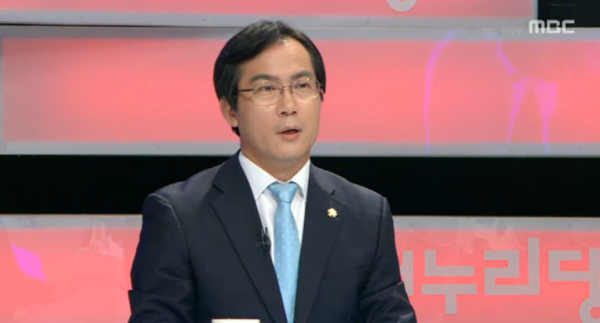 ▲ 9일 새벽 방송된 MBC 100분 토론에서 발언을 하고 있는 새누리당 김영우 의원. ⓒMBC 방송화면