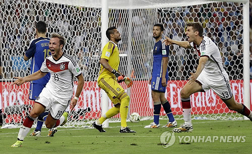 ▲ 2003년 대구 유니버시아드 당시 왔던 북한 응원단. [자료사진]