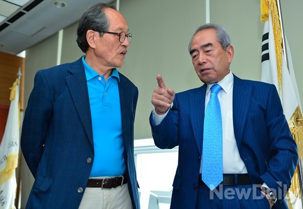 ▲ 김영수 인천아시아경기대회 조직위원회 위원장과 뉴데일리 미디어그룹 인보길 회장ⓒ정상윤 뉴데일리 기자