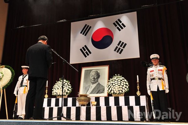 ▲ 건국대통령 우남 이승만 박사의 49주기 추모식이 열린 국립서울현충원 현충관ⓒ뉴데일리 이종현 기자