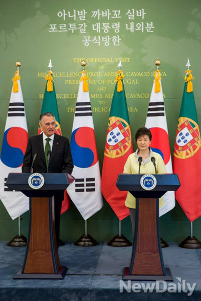 ▲ 박근혜 대통령은 21일 청와대에서 아니발 카바코 실바 포르투갈 대통령과 정상회담을 갖고 다양한 분야에서 협력하기로 약속했다. ⓒ 뉴데일리(청와대 제공)