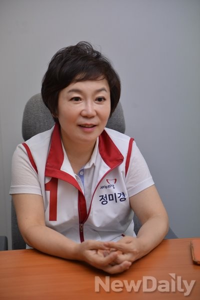 ▲ 7.30 국회의원 재선거 수원 을(권선)에 출마한 정미경 새누리당 후보는 "공약하는 것도 중요하지만 문제의 핵심을 빨리 찾아내 실제로 해결하는 것이 더욱 중요하다”고 강조했다. ⓒ뉴데일리=유경표 기자