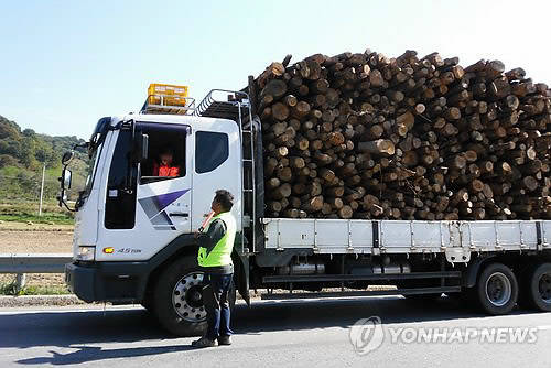 ▲ 과적 화물차량.ⓒ연합뉴스