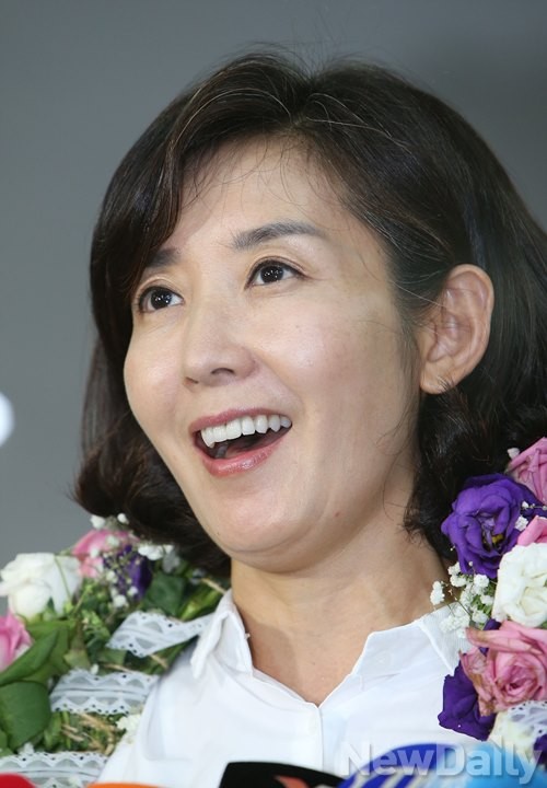 서울 동작을에서 당선된 나경원 후보가 환한 웃음을 짓고 있다. ⓒ 정재훈 기자