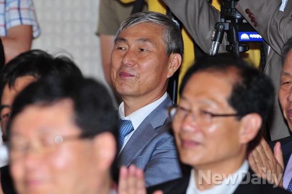 ▲ 한중 친선 바둑교류전이 1일 국회 사랑재에서 열렸다. 심판위원장 자격으로 참석한 '바둑황제' 조훈현 한국기원 상임이사가 미소짓고 있다. ⓒ이종현 기자