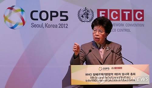 ▲ 마거릿 챈 WHO 사무총장이 에볼라 바이러스의 빠른 전염 속도를 우려했다. 사진은 챈 총장이 지난 2012년 서울에서 열린 담배규제기본협약 당사국 총회 참석한 모습. ⓒ 연합뉴스