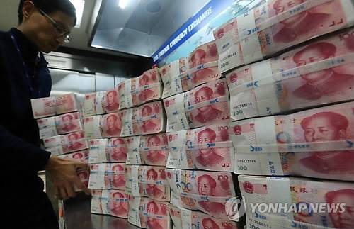▲ 국내 거주자 외화예금 중 달러화의 비중이 역대 최저치로 떨어졌다. 반면, 위안화의 비중은 최대를 기록했다. ⓒ 연합뉴스