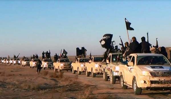 ▲ 차량으로 이동하는 이라크 IS 반군들. [사진: IS의 SNS 홍보사진]