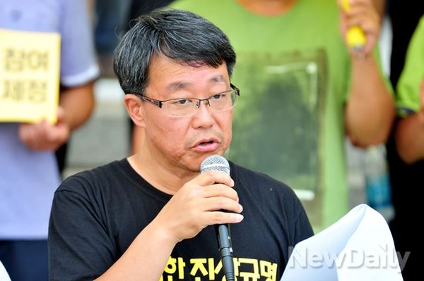 ▲ 세월호 가족대책위원회 유경근 대변인이 기자회견을 가지고 있다.