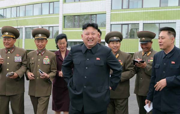 ▲ "헤헤, 정은이 놀리는 영화 개봉 늦춘다. 정은이 기분좋다, 헤헤~!" 헤벌쭉 웃고 있는 김정은. [자료사진]