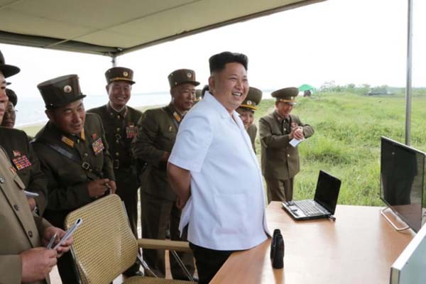 ▲ "교황이 뭐? 남조선에 온 게 잘못이지!" 김정은 집단은 지난 14일 교황 방한 시간에 방사포를 발사한 것에 대해 되려 한국 정부와 교황을 비방했다. [자료사진]