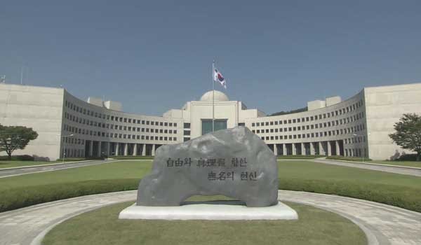 ▲ 국가정보원 본관 全景. 앞으로 국회, 정당, 언론에서는 국정원 직원을 만나기 어렵게 됐다. [사진: KBS 국가정보원 다큐멘터리 방영화면 캡쳐]