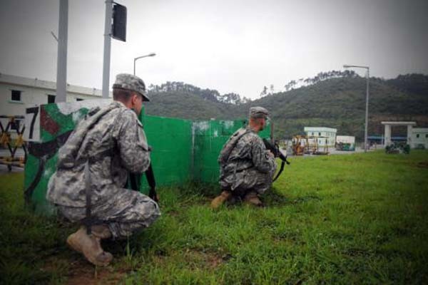 ▲ 북한군이 17일 한미연합훈련 UFG 중단을 요구하며 "선제타격할 것"이라고 협박을 해댔다. 사진은 2011년 UFG 훈련 당시 미군들 [사진: 美육군기술 홈페이지 화면 캡쳐]