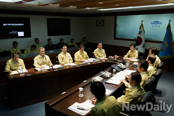 ▲ 박근혜 대통령이 19일 청와대 지하벙커로 불리는 국가위기관리상황실에서 을지국가안전보장회의(NSC)를 주재하고 있다. ⓒ 뉴데일리