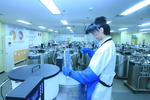 ▲ ⓒ제대혈이 보관 중인 질소탱크(사진=메디포스트 제공)