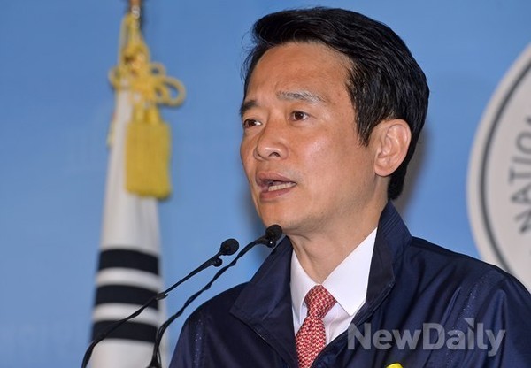 ▲ 남경필 경기도지사 당선인이 지난 6월11일 국회 정론관에서 경기도지사 당선 기자회견을 하고 있는 모습. ⓒ뉴데일리 DB