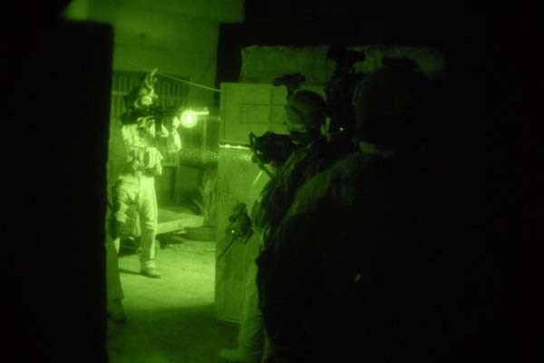 ▲ 이라크에서 JSOC 소속 특수부대원들이 작전 중인 모습. [사진: 이란 프레스 TV 보도화면 캡쳐]