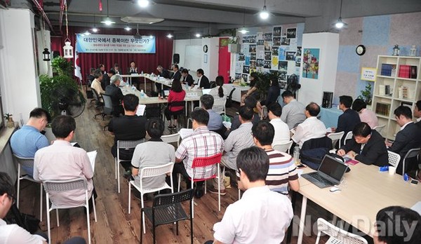 ▲ (왼쪽부터) 조갑제닷컴 조갑제 대표, 북한민주회위원회 홍순경 위원장, 고려대학교 북한학과 조영기 교수