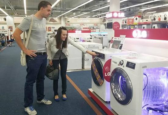 ▲ 24일 LG전자는 드럼세탁기 신제품 2종(세탁용량 10kg/8kg)을 이달 영국, 프랑스 등 유럽 시장에 선보인다고 밝혔다.ⓒLG전자 제공