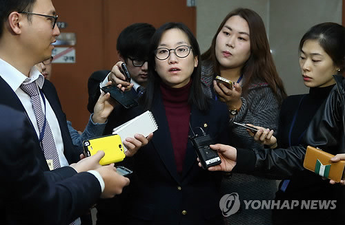 ▲ 대선불복을 선언하고 박근혜 대통령에게 막말을 쏟아내 여론의 빈축을 사고 있는 새정치민주연합 장하나 의원. ⓒ연합뉴스