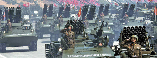 ▲ 북한의 대량 학살무기 퍼레이드.