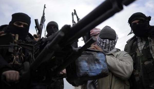 시리아 반군세력 가운데 하나인 '알 누스라 전선' 조직원들. 알 카에다와 연계한 테러조직이다. [사진: 이란 프레스TV 보도화면 캡쳐]