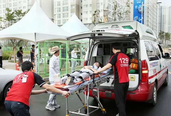 ▲ 인천 아시안게임 조직위원회는 선수촌에서 발생할 수 있는 위험에 대해 예행연습을 진행하고 있다.ⓒ인천 아시안게임 조직위원회